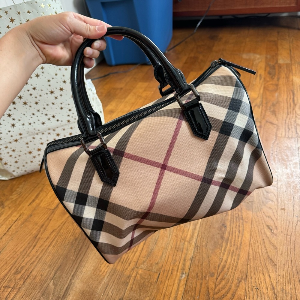 BURBERRY Supernova Check Patent Small Chester Bowling Bag Black - Picture 5 of 15